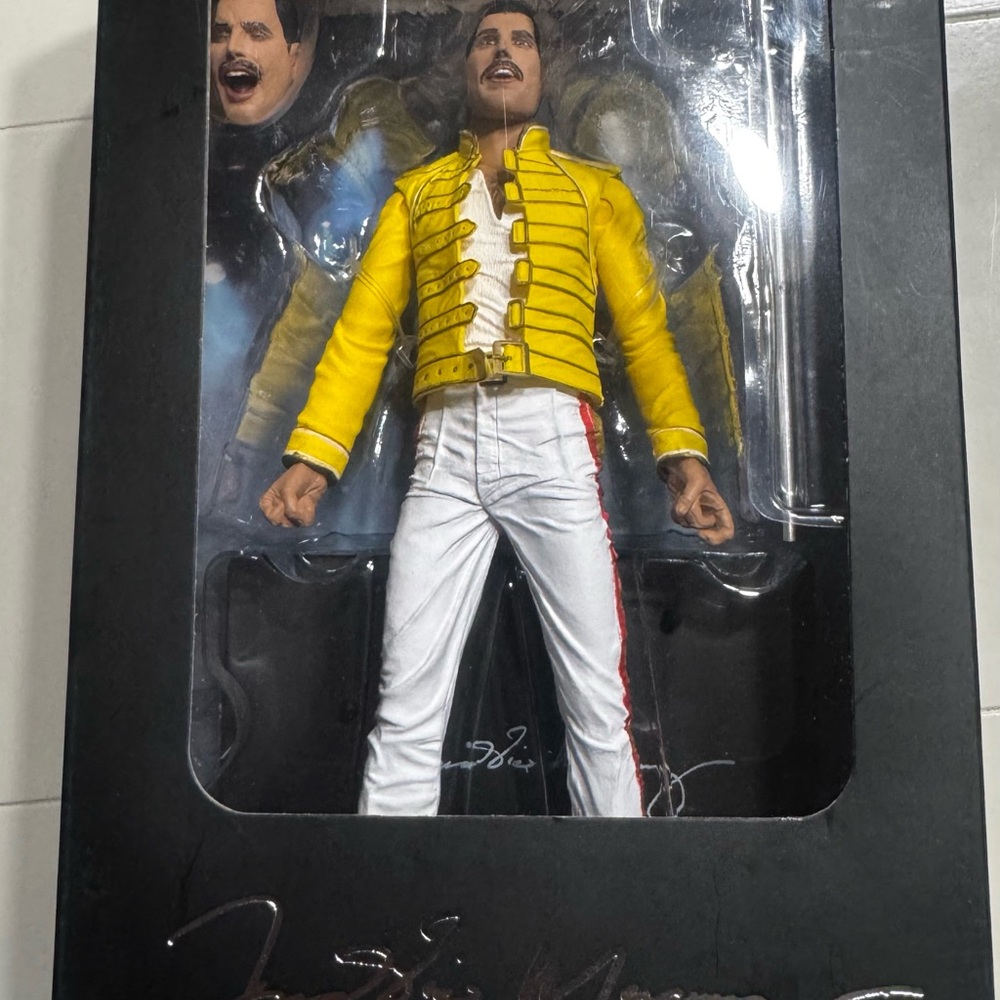 Freddie Mercury 7” Figure